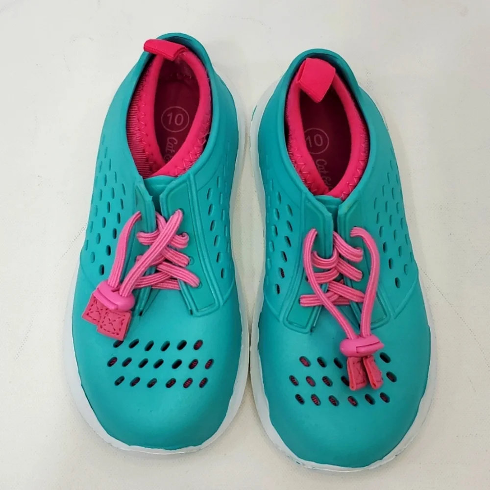 Cat & Jack water shoes size 10